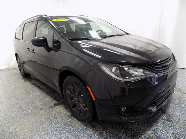 New 2019 Chrysler Pacifica Hybrid C39106 Cueter Jeep Dodge New 2019 Chrysler Pacifica Hybrid Touring Plus